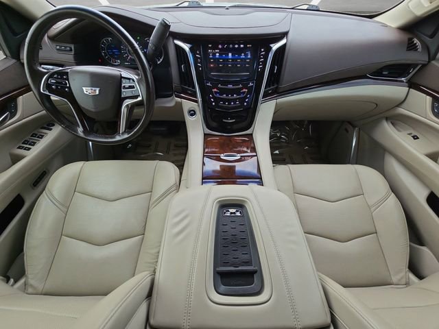 Used 2016 Cadillac Escalade Luxury AWD/4WD image 20