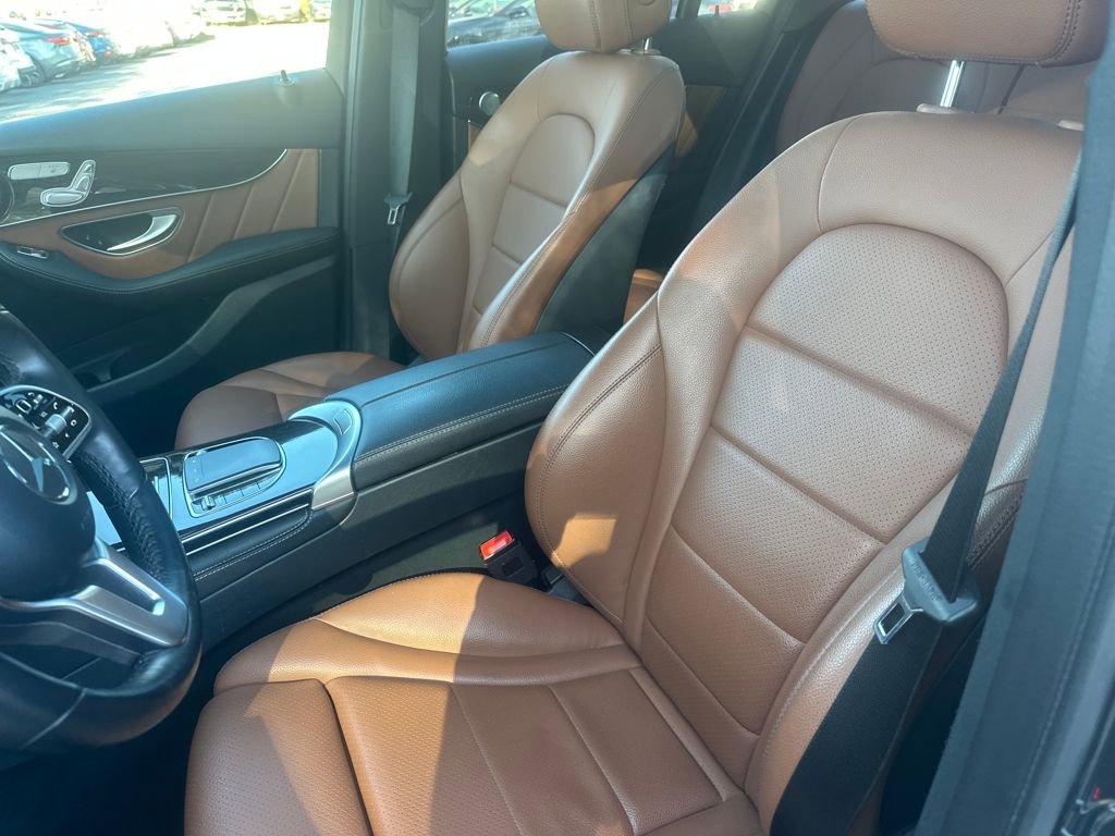 Used 2021 Mercedes-Benz GLC 300 4MATIC w/ AMG Line image 12