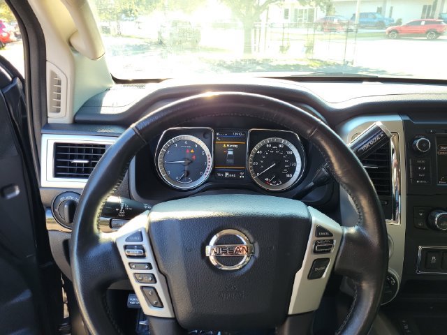 Used 2019 Nissan Titan SV w/ SV Convenience Package AWD/4WD image 23