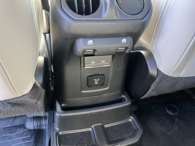 Used 2022 Jeep Wrangler Unlimited Sahara image 25