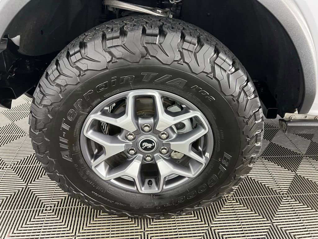 Used 2025 Ford Bronco Badlands image 12