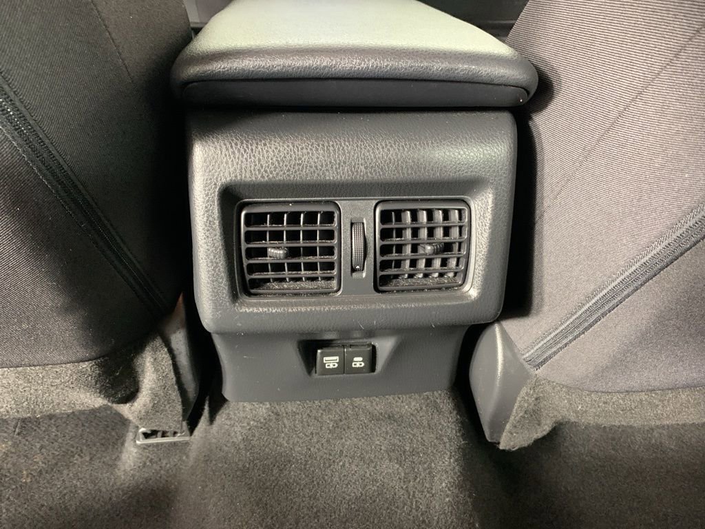 Used 2025 Toyota Camry LE image 32