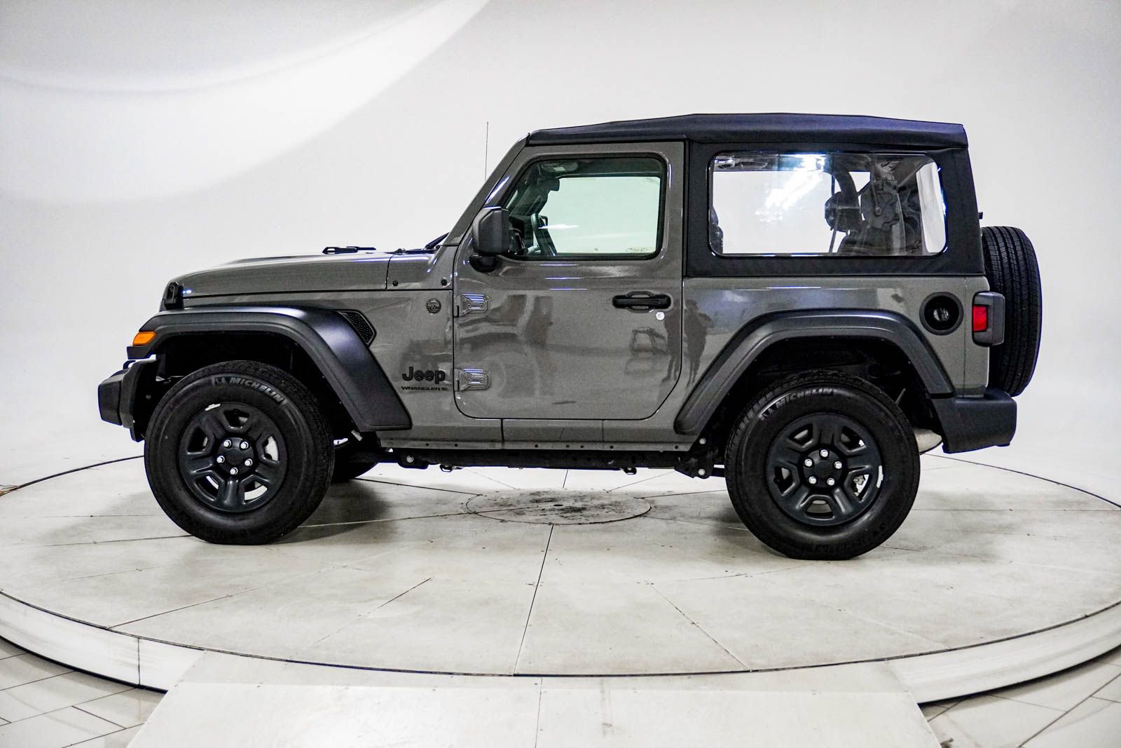 Used 2023 Jeep Wrangler Sport AWD/4WD image 4