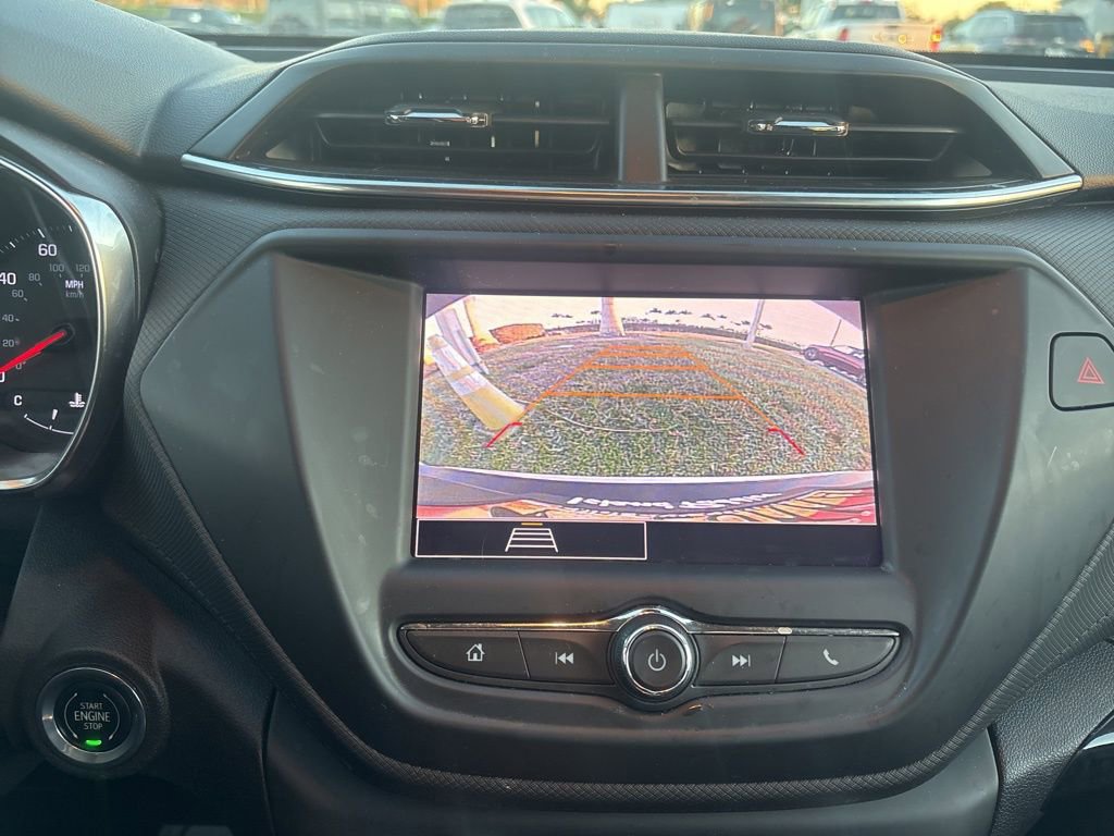 Used 2022 Chevrolet TrailBlazer LT w/ Driver Confidence Package image 9