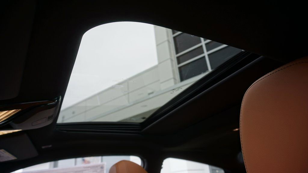 Used 2025 BMW 430i xDrive Coupe w/ Convenience Package image 11