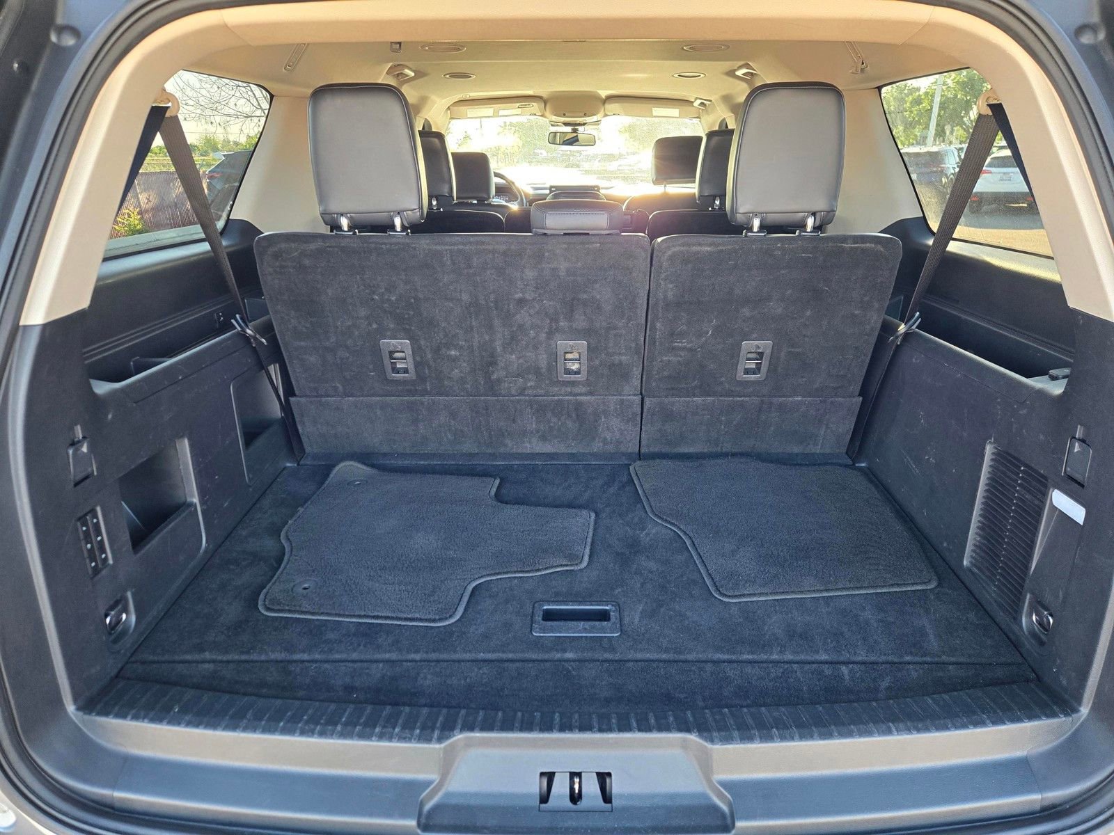 Used 2024 Ford Expedition Max XLT image 20
