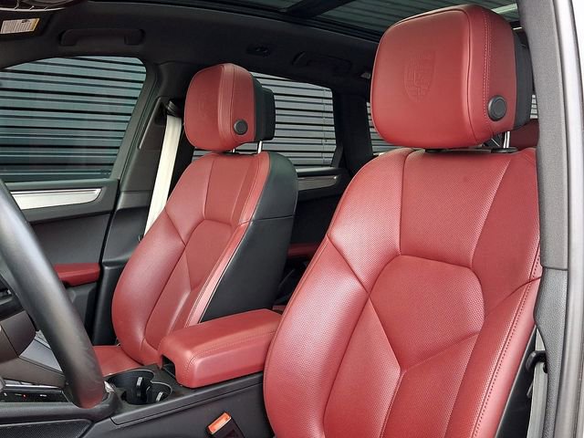 Used 2023 Porsche Macan S AWD/4WD image 5