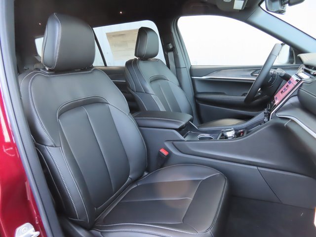 New 2025 Jeep Grand Cherokee L Limited w/ Trailer Tow Package image 24