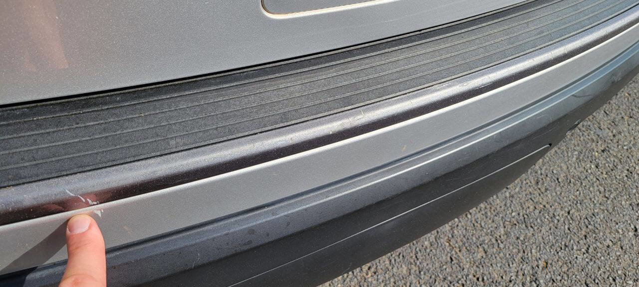 Used 2018 Ford Explorer XLT w/ Equipment Group 202A image 16