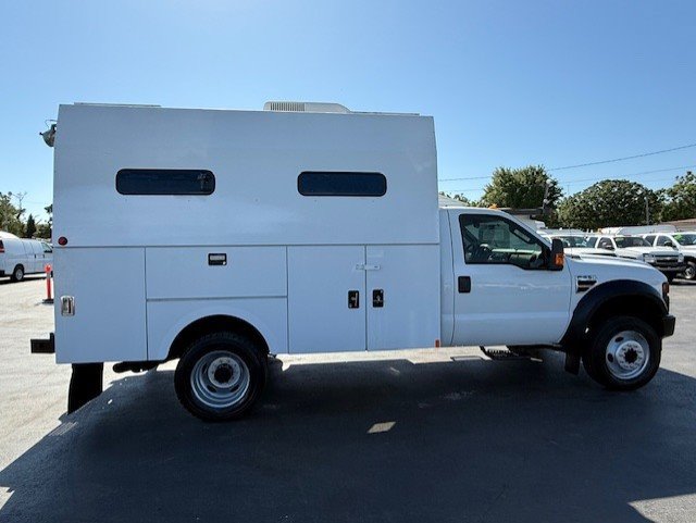 Used 2009 Ford F550 2WD Regular Cab Super Duty image 4