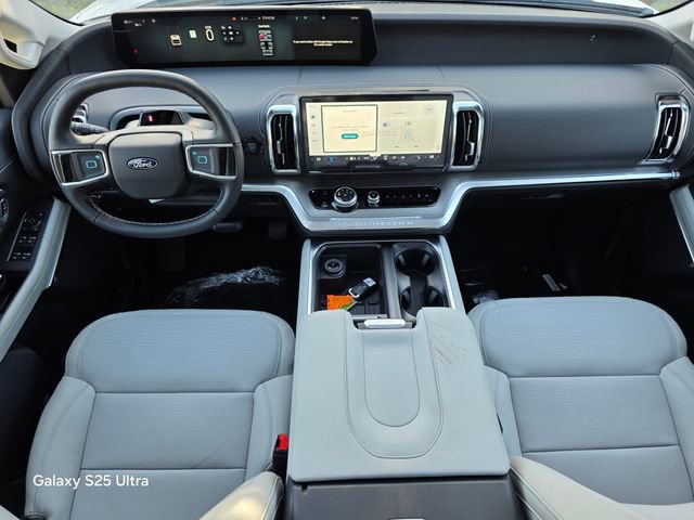 New 2026 Ford Expedition Max Platinum image 13