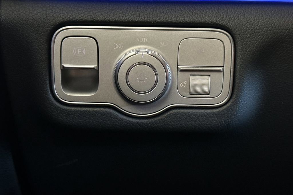 Certified 2025 Mercedes-Benz GLE 450e 4MATIC image 41