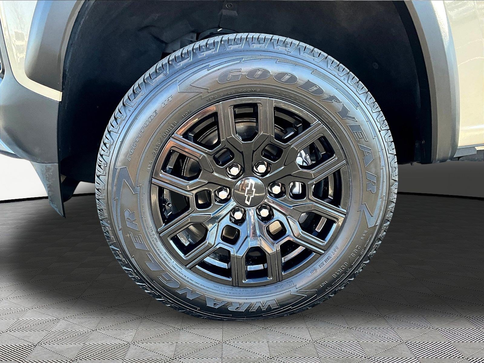 Used 2023 Chevrolet Colorado Trail Boss w/ Technology Package AWD/4WD image 35