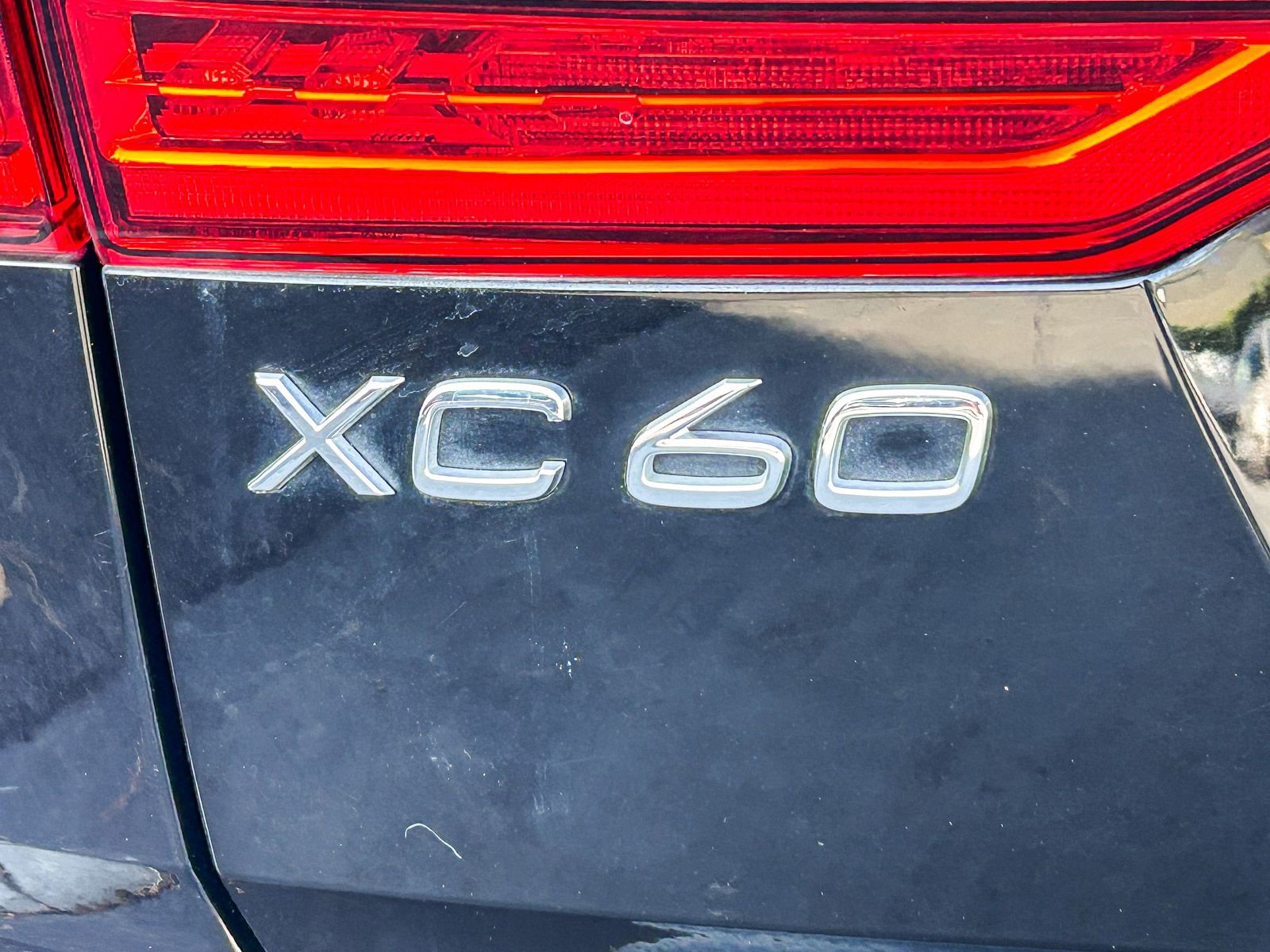 Used 2025 Volvo XC60 B5 Plus AWD/4WD image 10