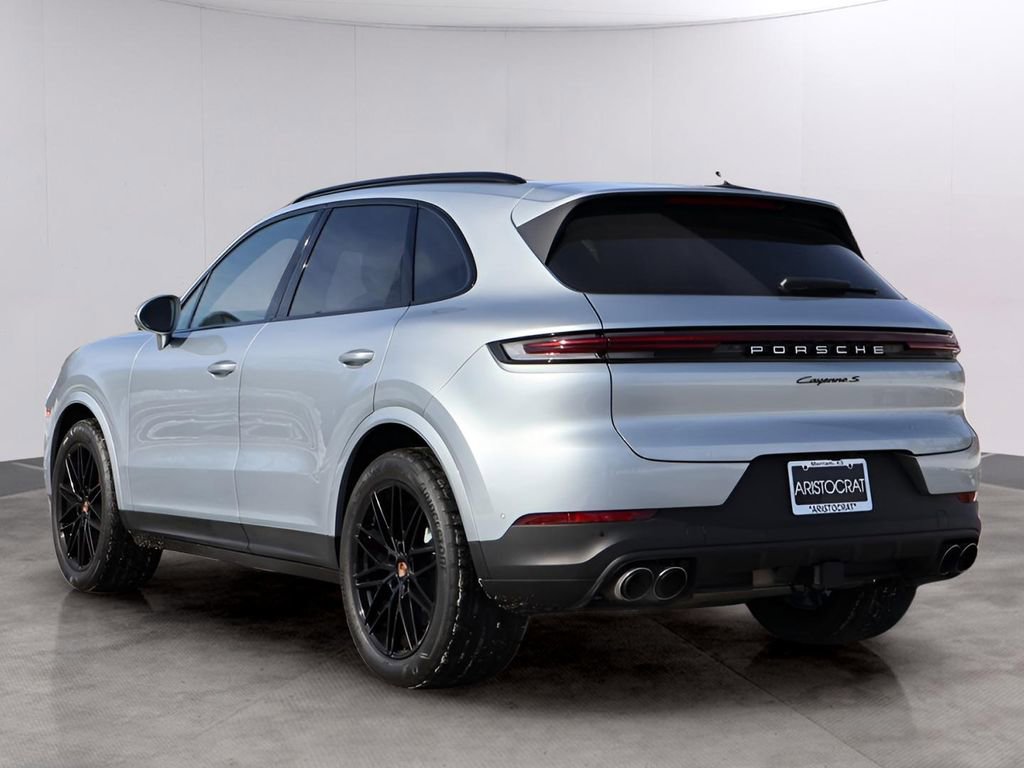 Certified 2026 Porsche Cayenne S AWD/4WD image 3