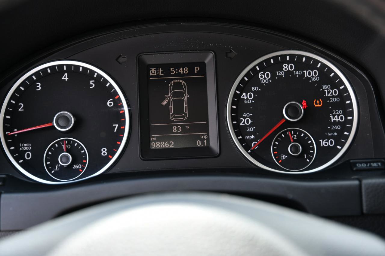 Used 2014 Volkswagen Tiguan S FWD image 11