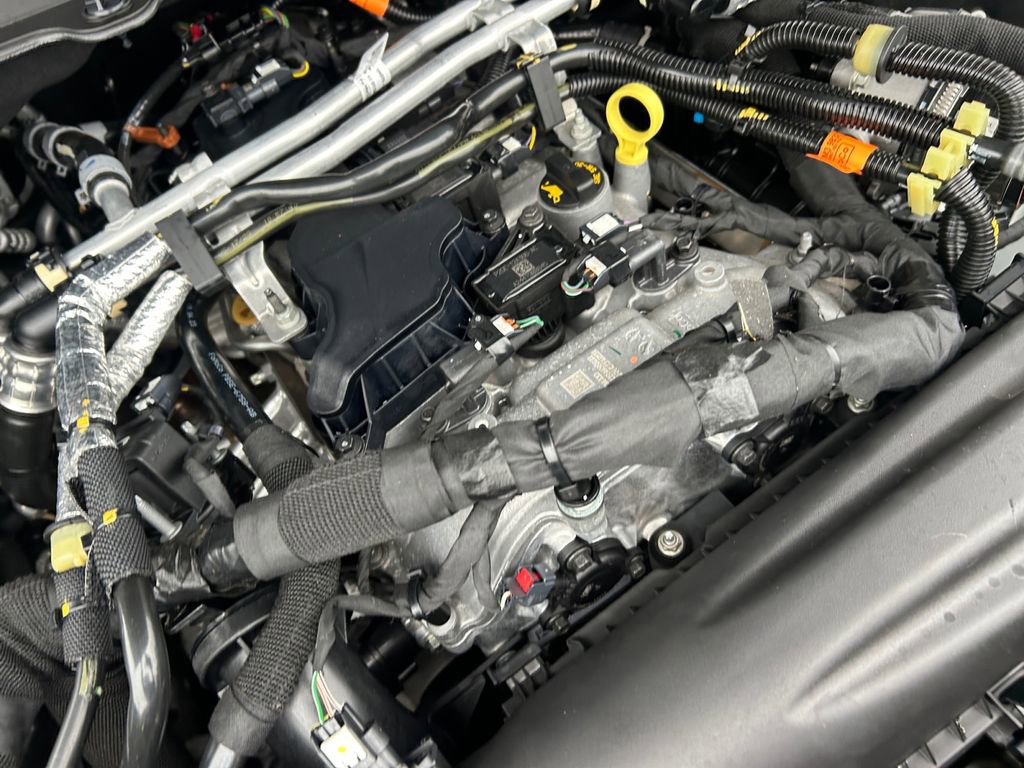 Used 2025 Ford Explorer Active w/ Active Comfort Package image 30