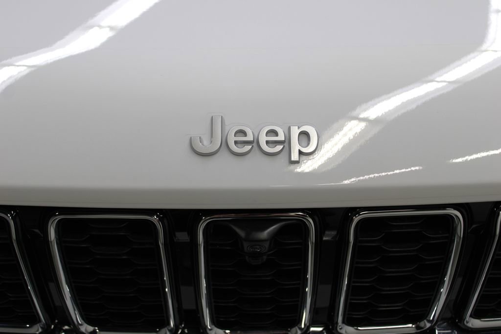 New 2025 Jeep Grand Cherokee Limited w/ Luxury Tech Group II image 35