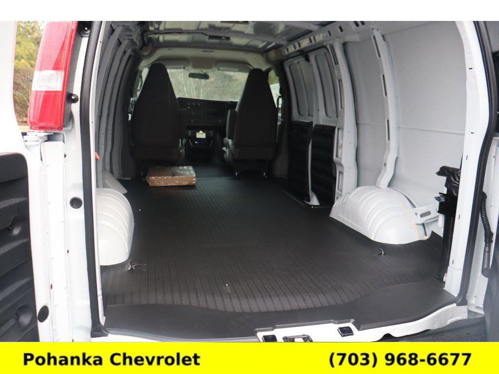 New 2026 Chevrolet Express 3500 RWD image 18