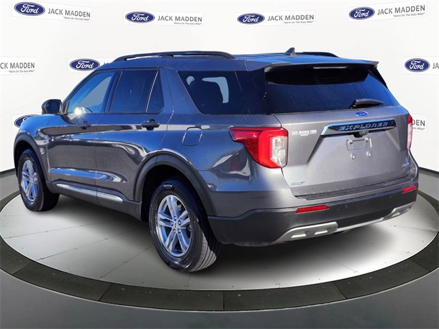 Certified 2022 Ford Explorer XLT w/ Equipment Group 202A image 3