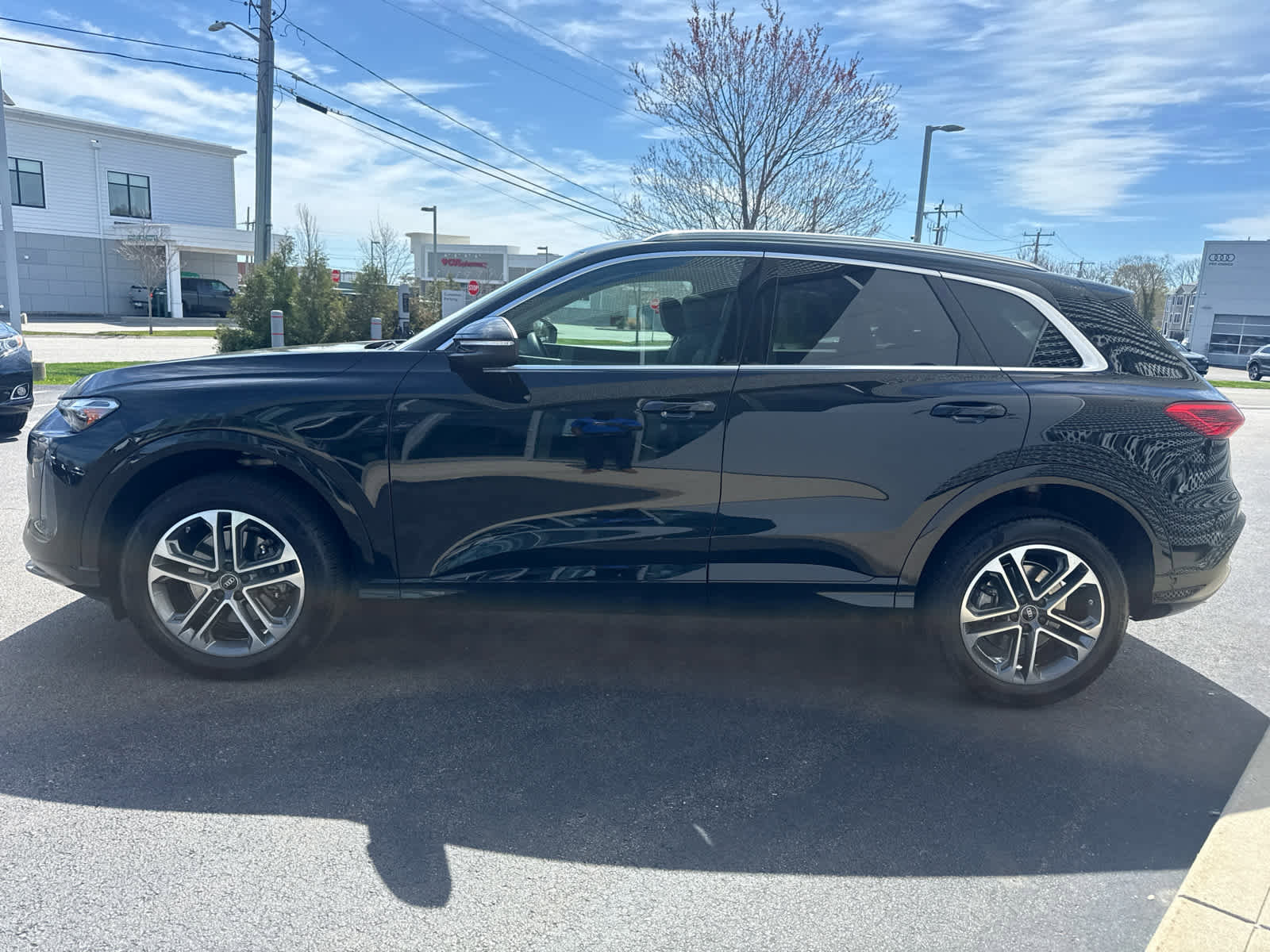 Certified 2025 Audi Q5 Premium w/ Convenience Package AWD/4WD image 5