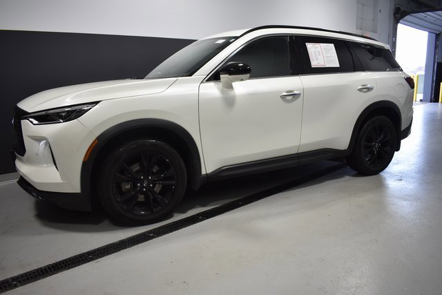 Used 2025 INFINITI QX60 Luxe w/ Black Edition image 2