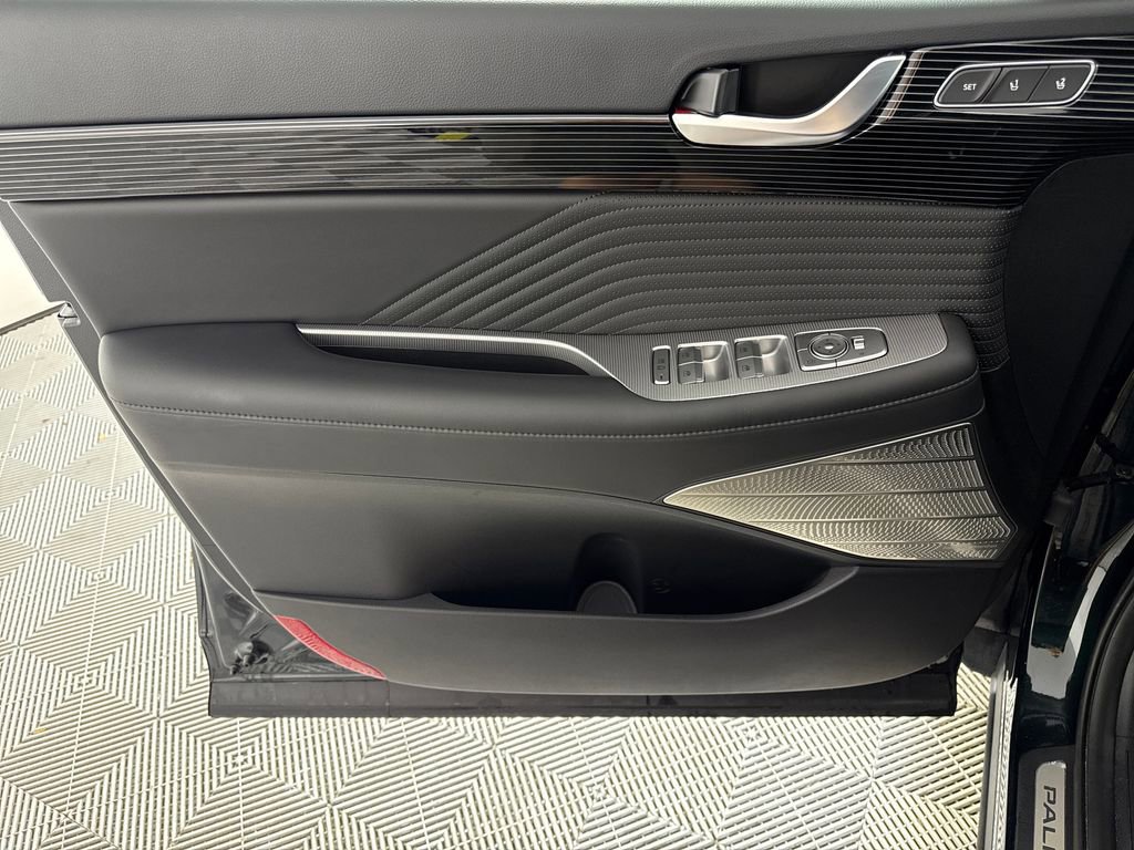 Used 2025 Hyundai Palisade Calligraphy FWD image 12