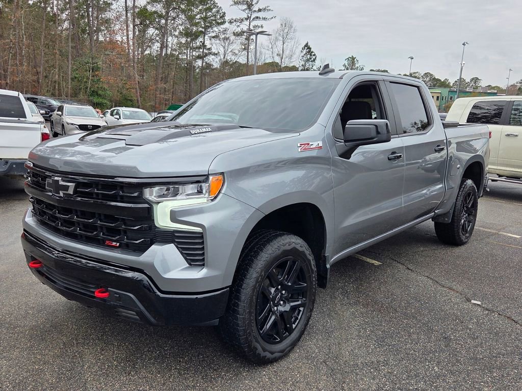 Used 2025 Chevrolet Silverado 1500 LT Trail Boss w/ Convenience Package II image 3
