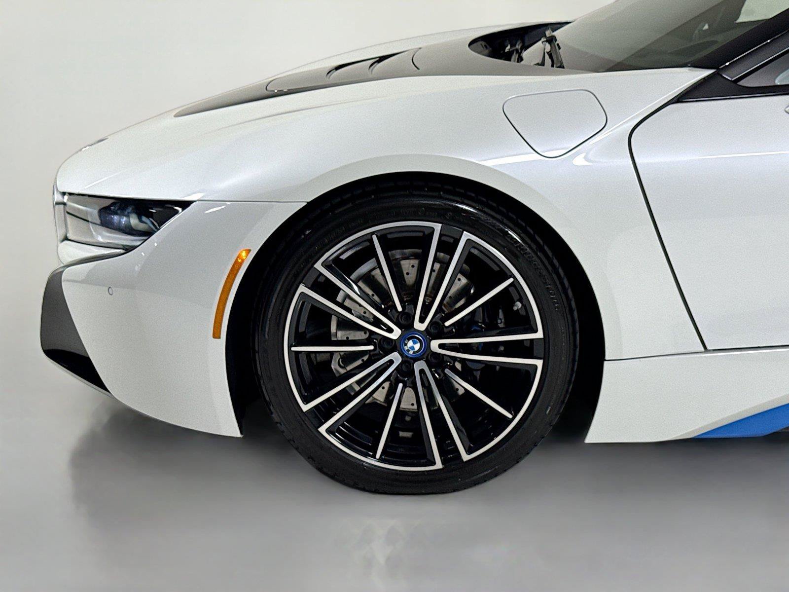 Used 2019 BMW i8 Roadster AWD/4WD image 36