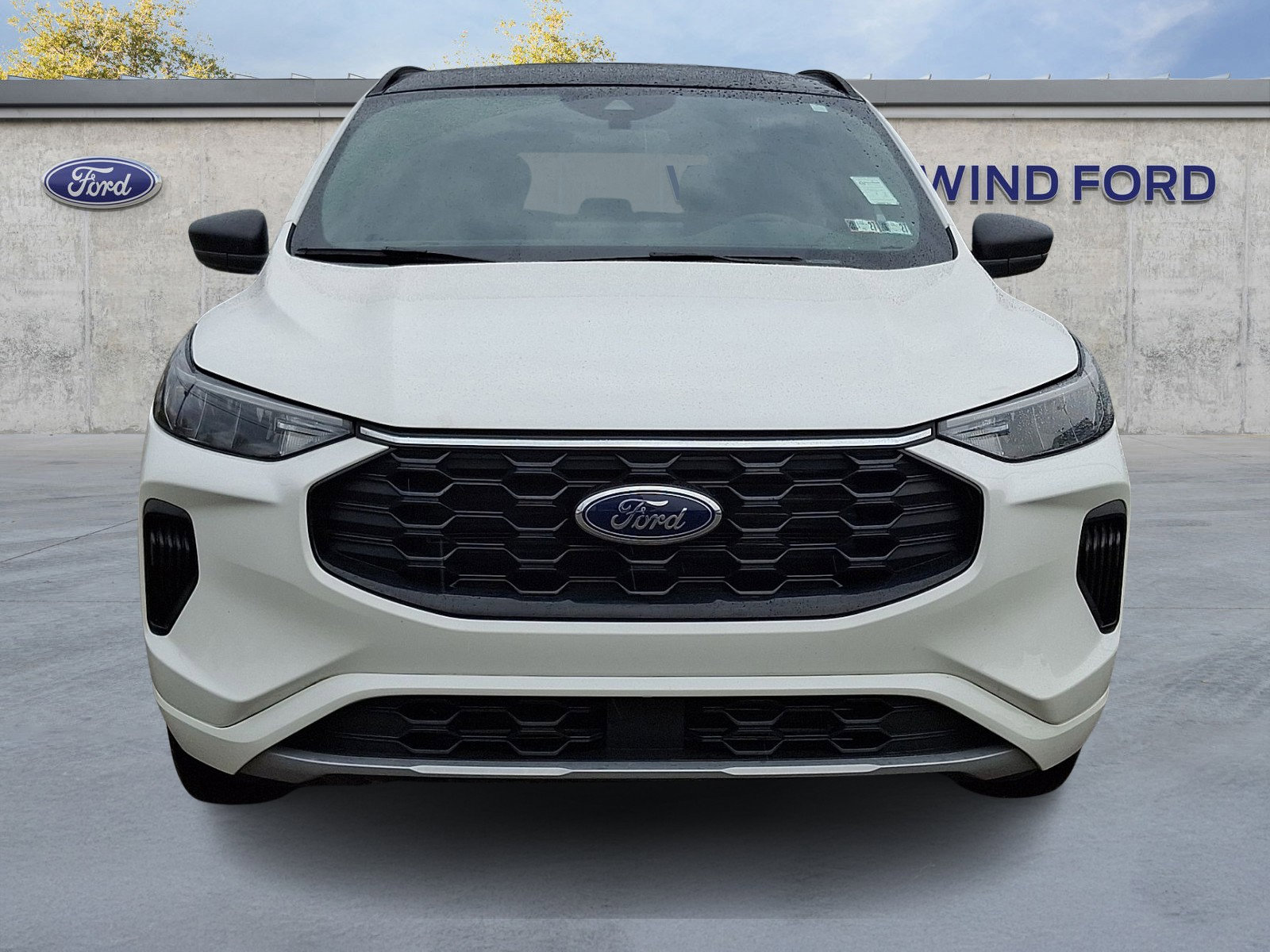 Certified 2024 Ford Escape ST-Line AWD/4WD image 2