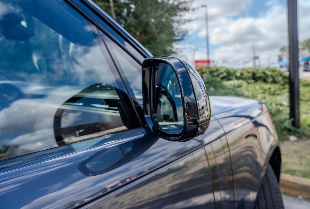 Used 2024 Land Rover Range Rover Autobiography image 30