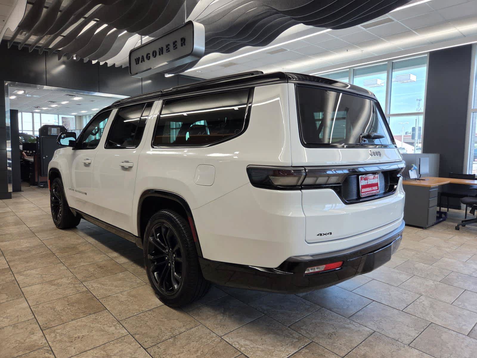 New 2026 Jeep Grand Wagoneer L Summit AWD/4WD image 3