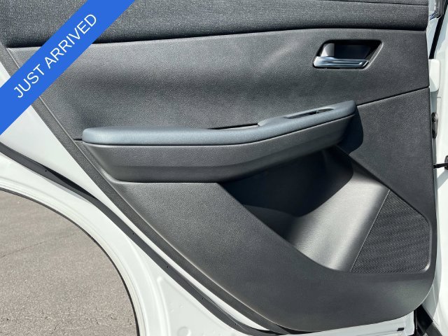 Used 2026 Nissan Leaf Platinum+ w/ Cargo Package (Platinum+) FWD image 17