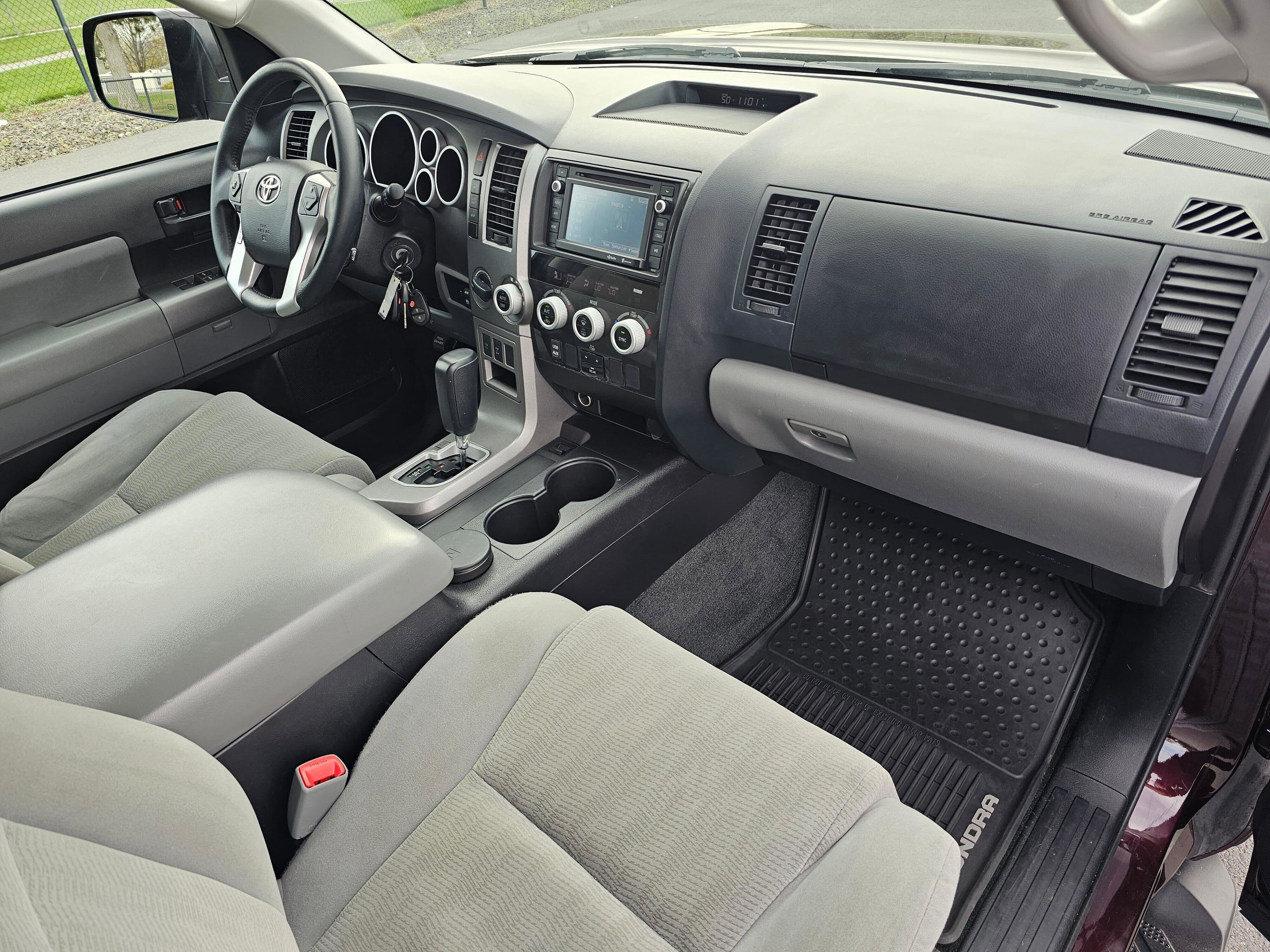 Used 2016 Toyota Sequoia SR5 AWD/4WD image 11