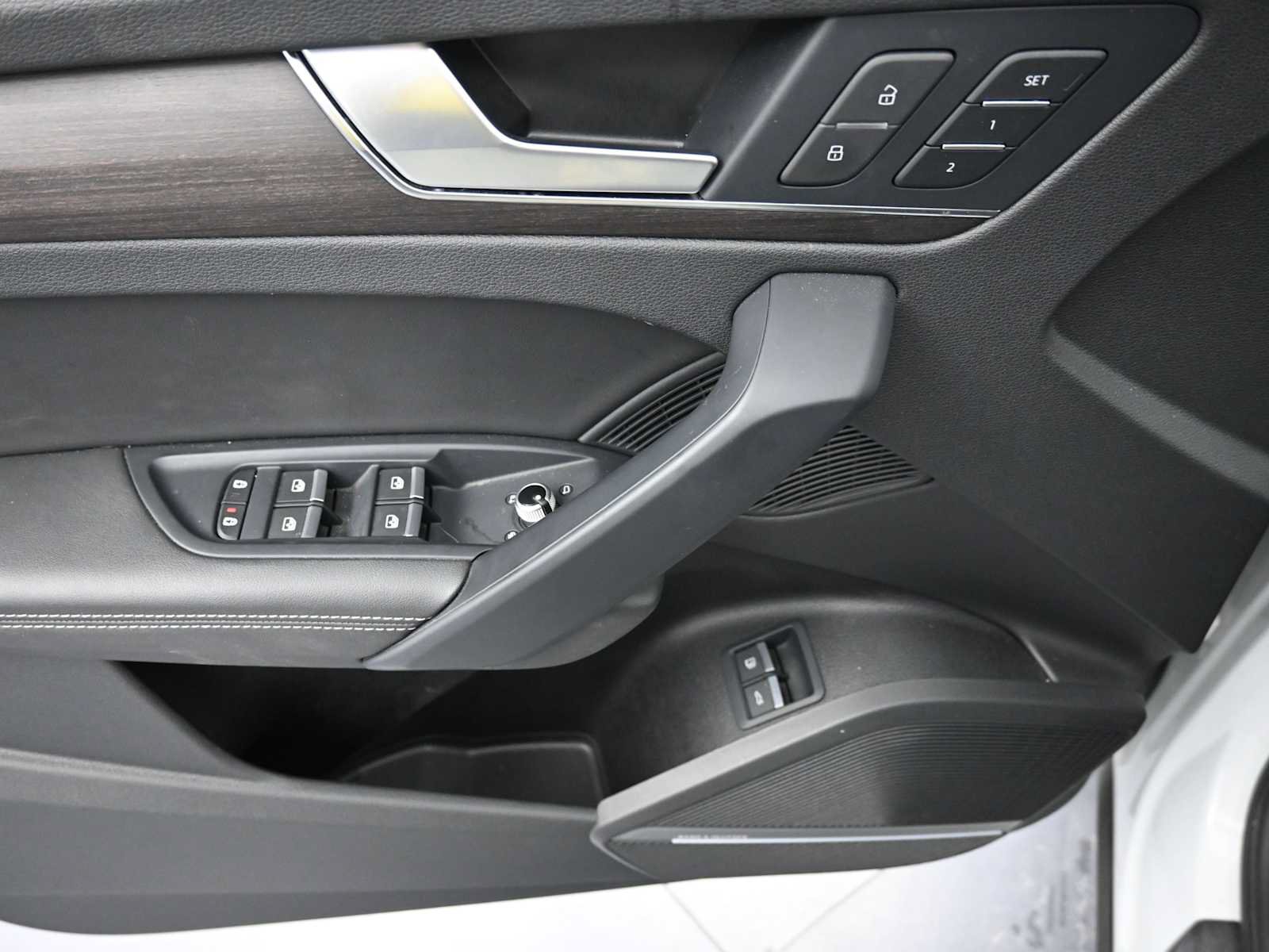 Used 2021 Audi Q5 e Premium Plus AWD/4WD image 17
