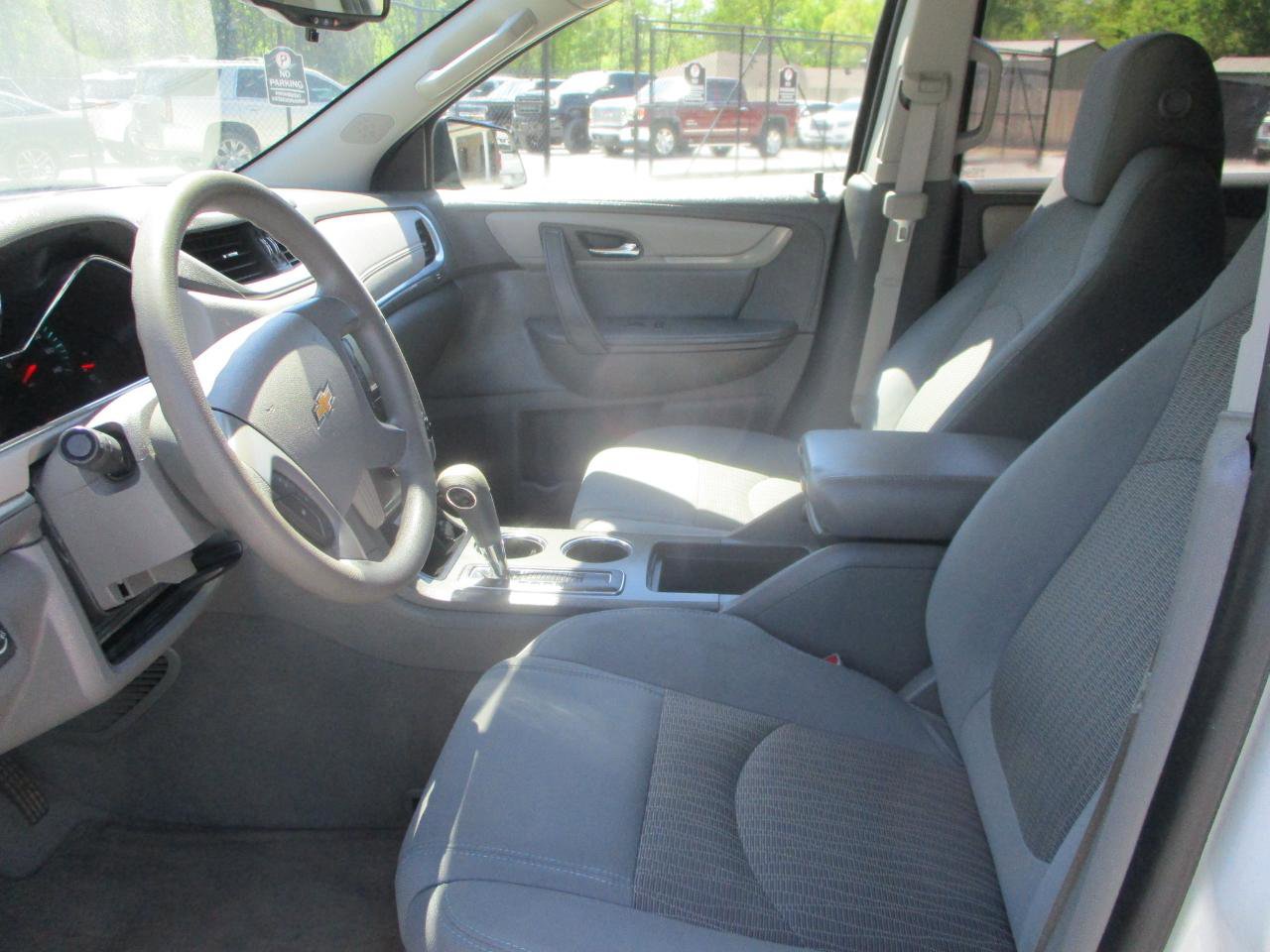 Used 2014 Chevrolet Traverse LS image 25