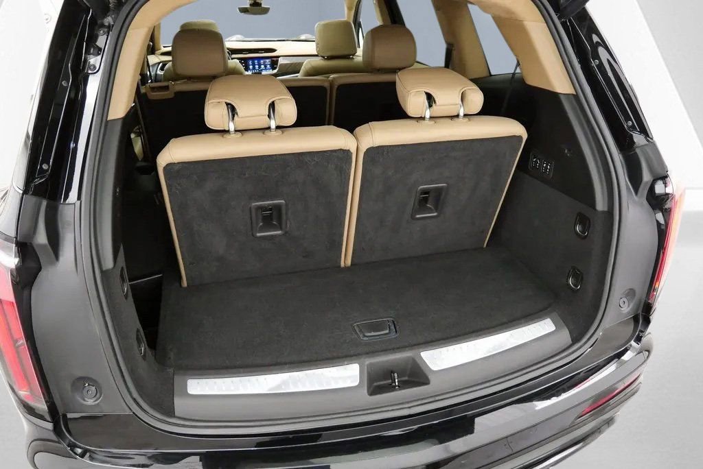 Used 2023 Cadillac XT6 Sport w/ Platinum Package AWD/4WD image 35