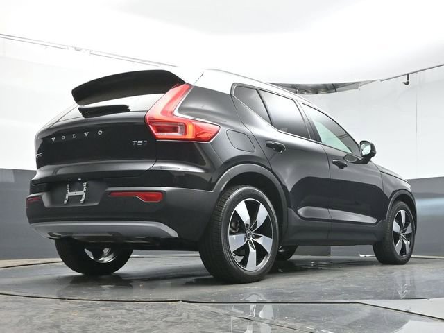 Used 2020 Volvo XC40 T5 Momentum w/ Premium Package image 39