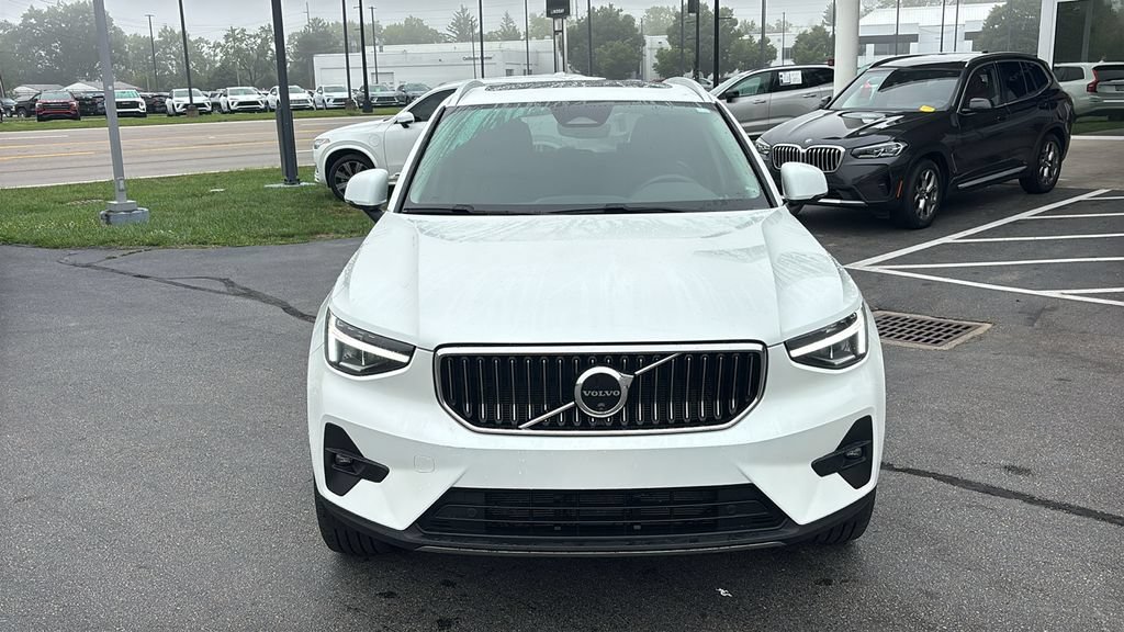 Certified 2024 Volvo XC40 B5 Plus w/ Climate Package AWD/4WD image 5