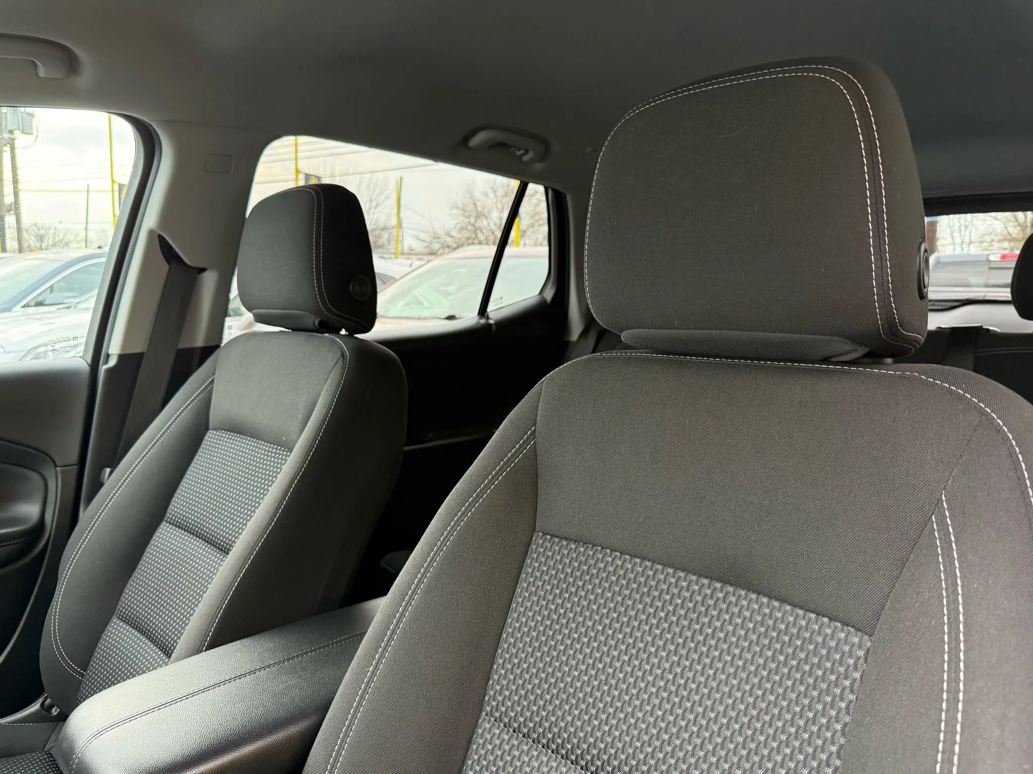 Used 2022 GMC Terrain SLE image 10