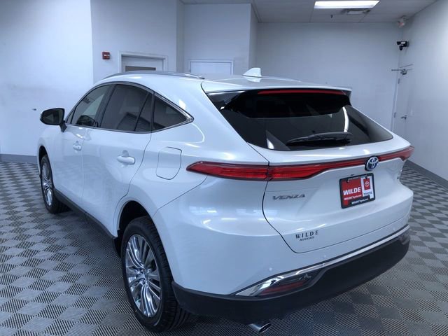 Certified 2022 Toyota Venza XLE image 14