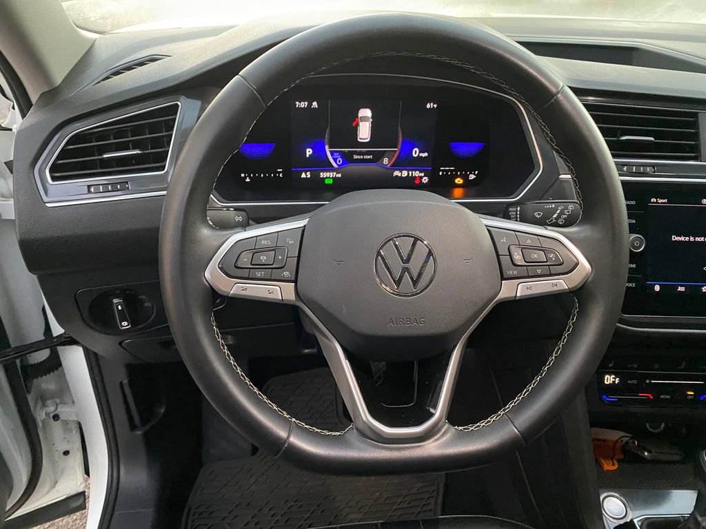 Used 2022 Volkswagen Tiguan SE image 32