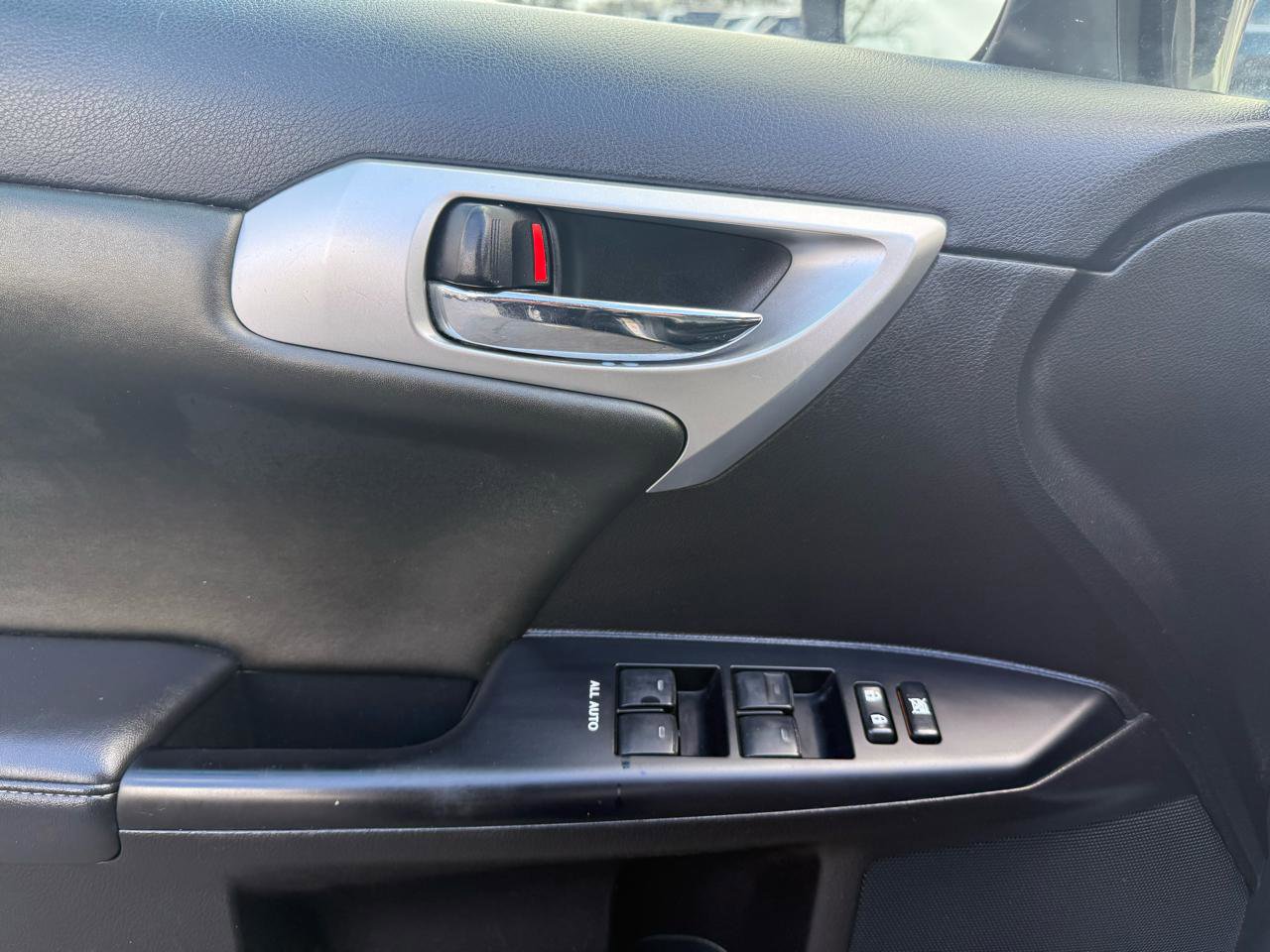 Used 2012 Lexus CT 200h Premium w/ Premium Audio Pkg image 16