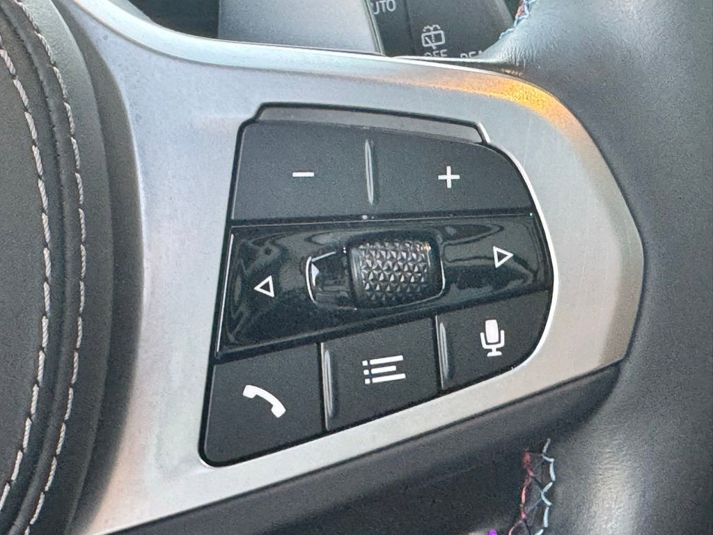 Used 2023 BMW X7 M60i w/ Executive Package image 24