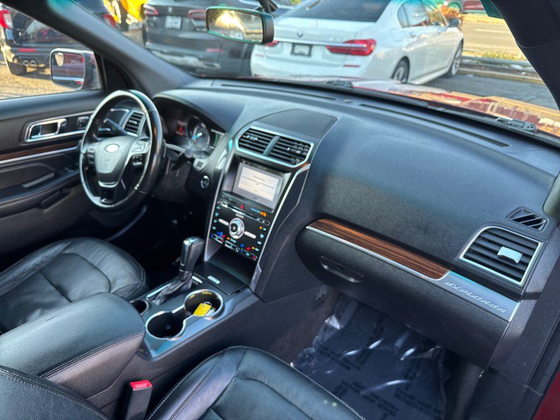 Used 2017 Ford Explorer Limited image 27
