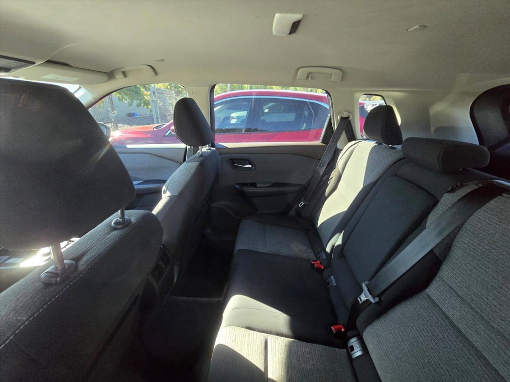 Used 2022 Nissan Rogue SV AWD/4WD image 5