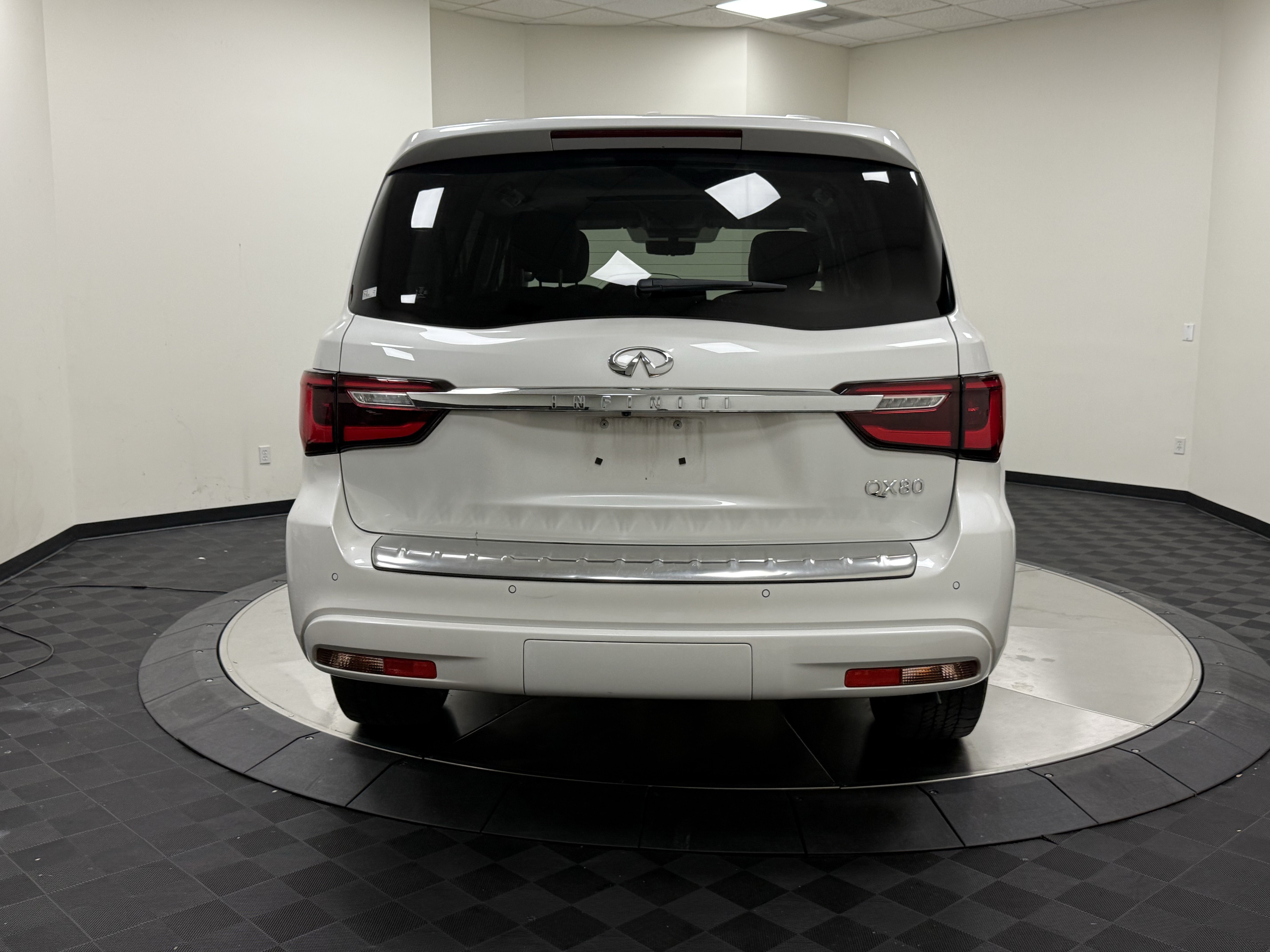 Certified 2023 INFINITI QX80 Luxe w/ Cargo Package RWD image 6