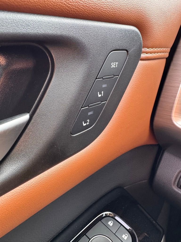 Used 2025 Nissan Pathfinder Platinum w/ Cargo Package FWD image 29