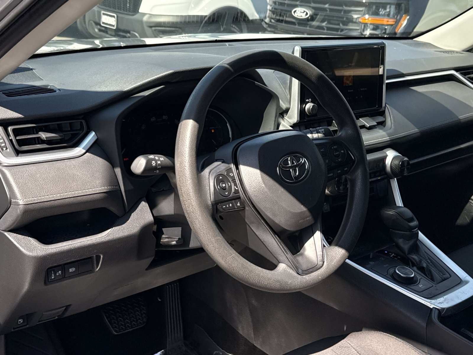 Used 2025 Toyota RAV4 XLE AWD/4WD image 16