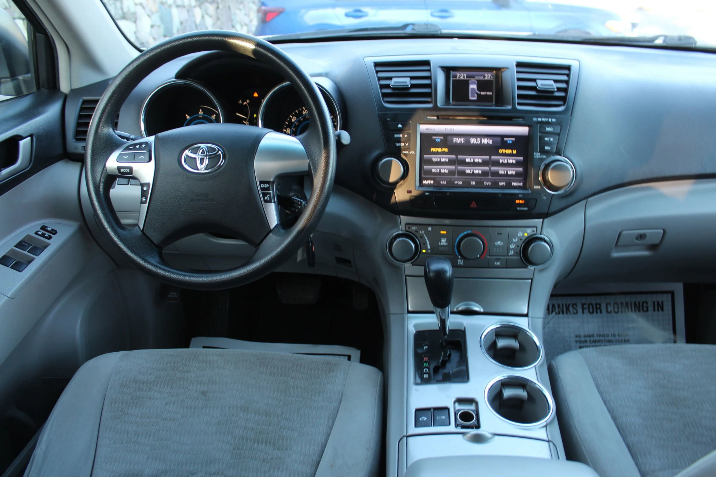 Used 2011 Toyota Highlander Hybrid w/ Cold Weather Pkg image 20